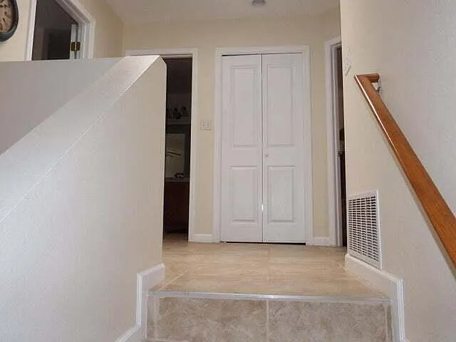 2401 Chelwood Park Blvd NE #F2 — Photo 7