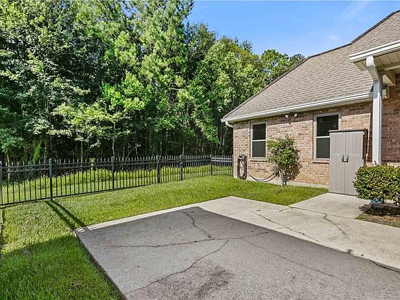 3rd image of 262 Lourdes Ln