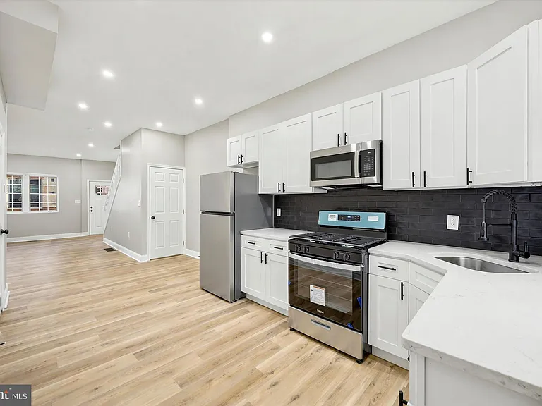 2811 W Albert St — Photo 5