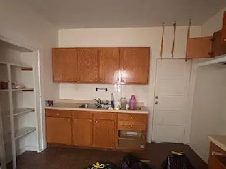 1329 E Riverside Ave — Photo 4