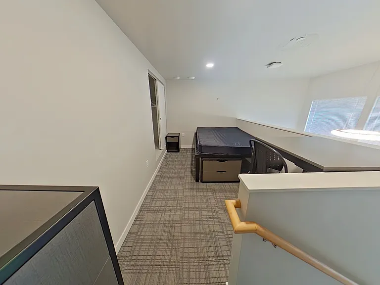 Ferry Street Flats - Modern Studios and Lofted units right by campus! — Photo 41