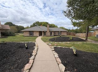 219 N Beltwoods Dr, Desoto, TX 75115