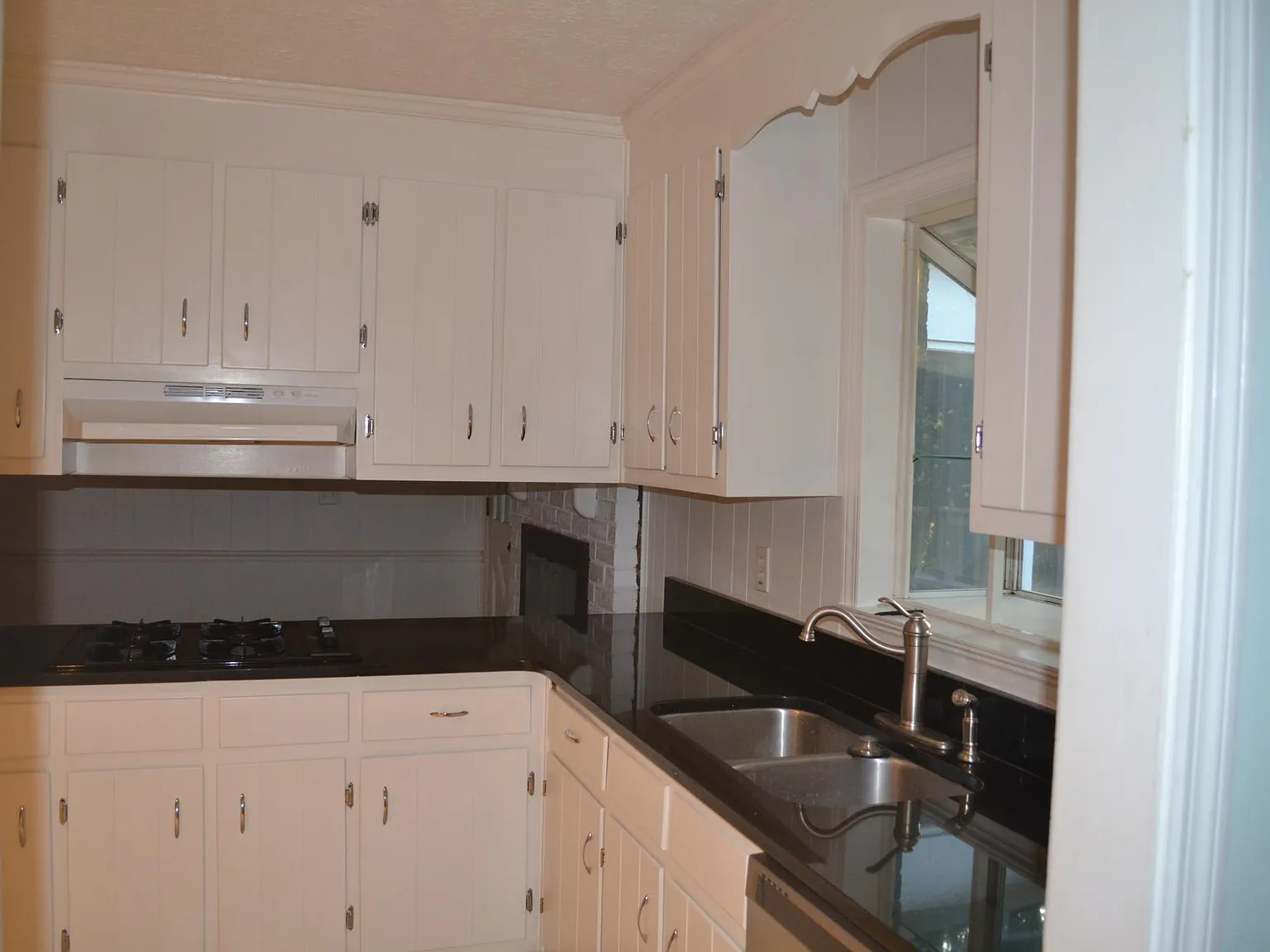 3 bed, 1299 sqft, $3,000 — Photo 3