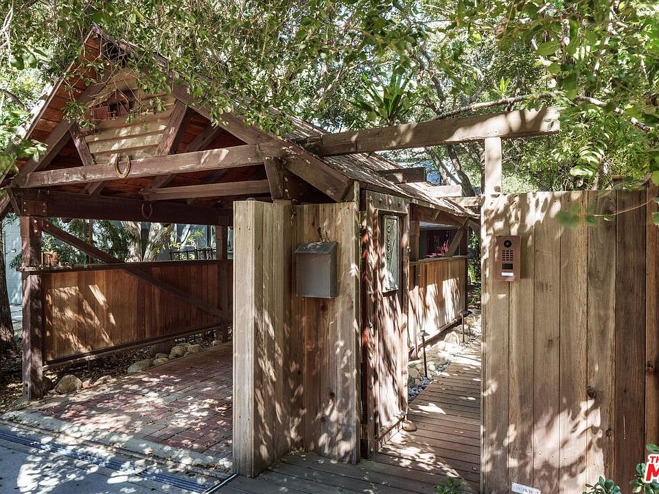 1st image of 2056 Oakstone Way