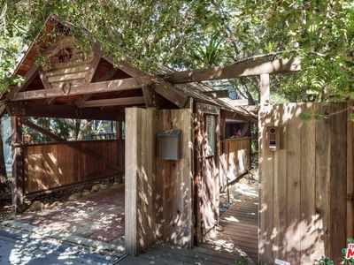 2056 Oakstone Way, Los Angeles, CA, 90046