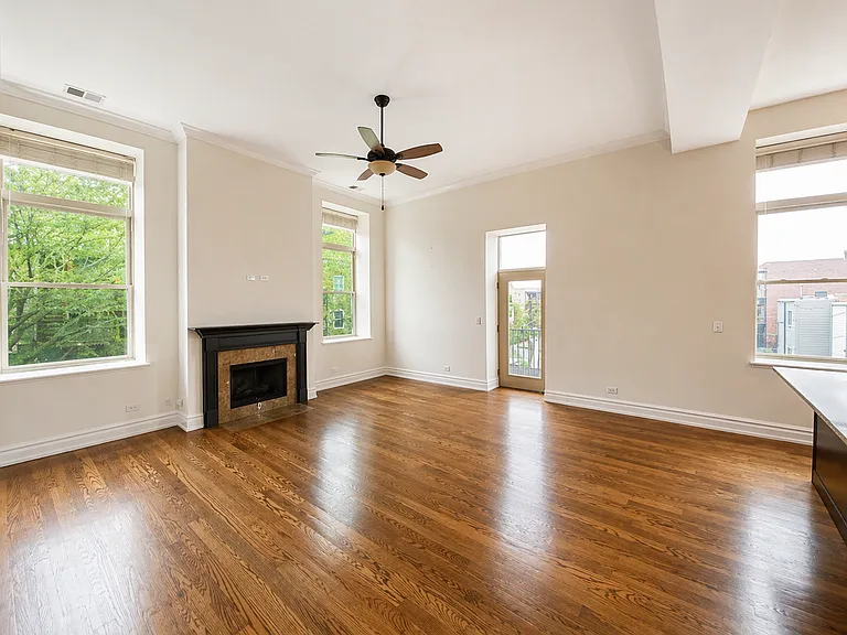 1470 W Carmen Ave #204 — Photo 1