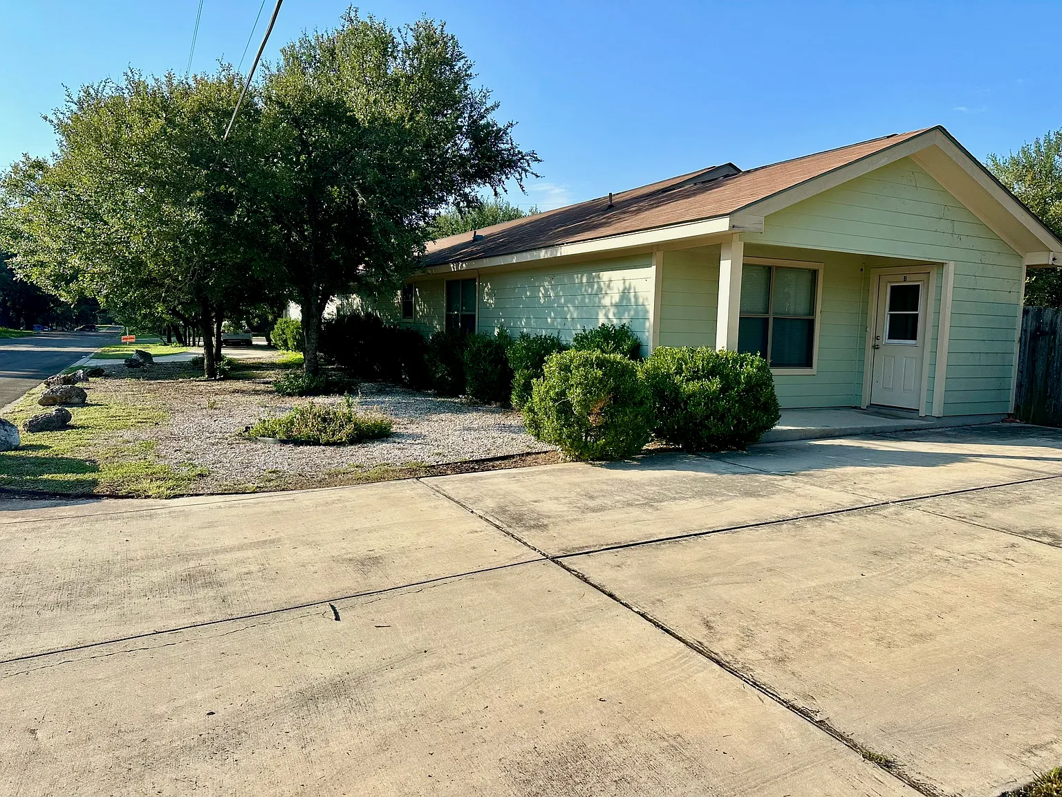 3 bed, 1384 sqft, $1,795 — Photo 3