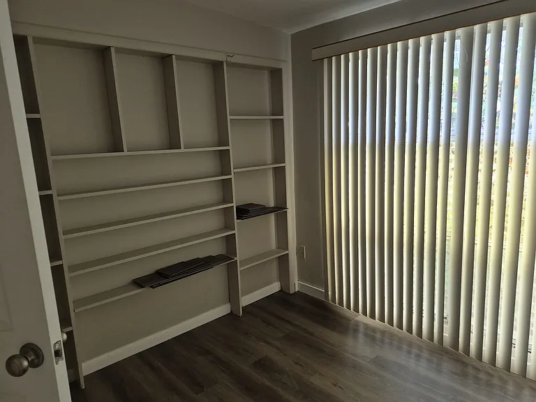 2117 Barcelona Dr — Photo 33
