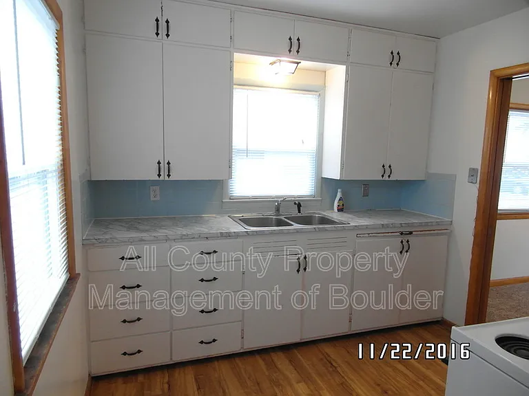 1034 Pratt St — Photo 6