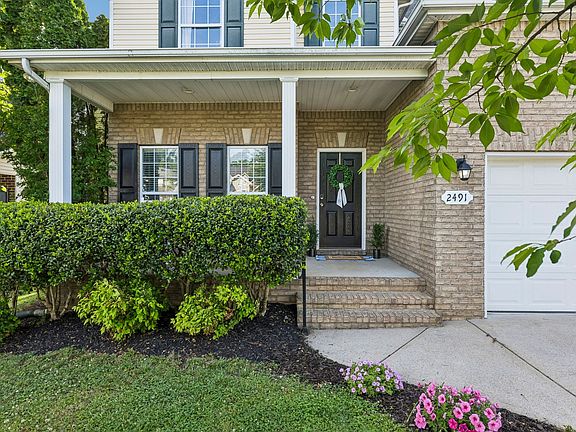 3rd image of 2491 Oak Hill Dr