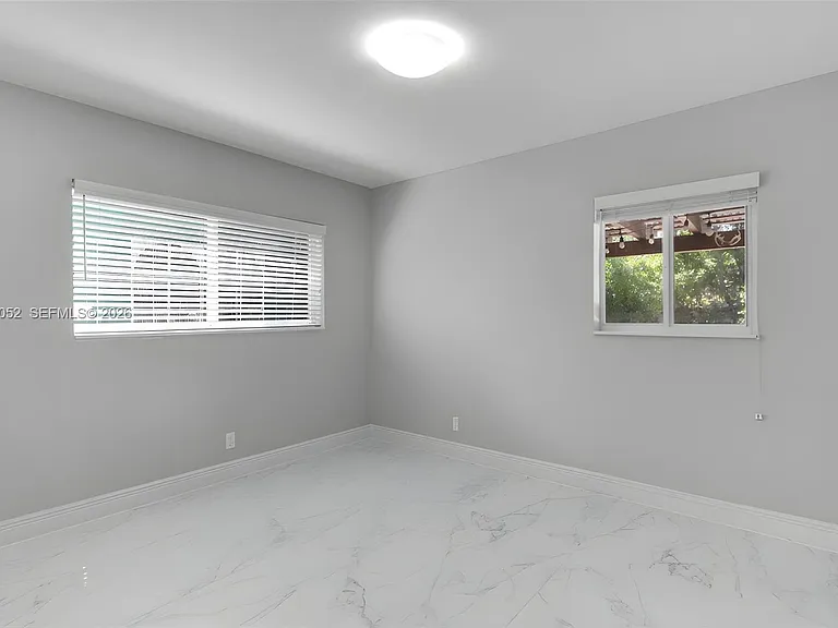 2340 SW 15th St — Photo 21