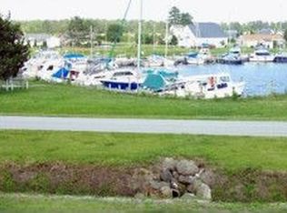 303 Clipper Point Way, Newport, NC 28570