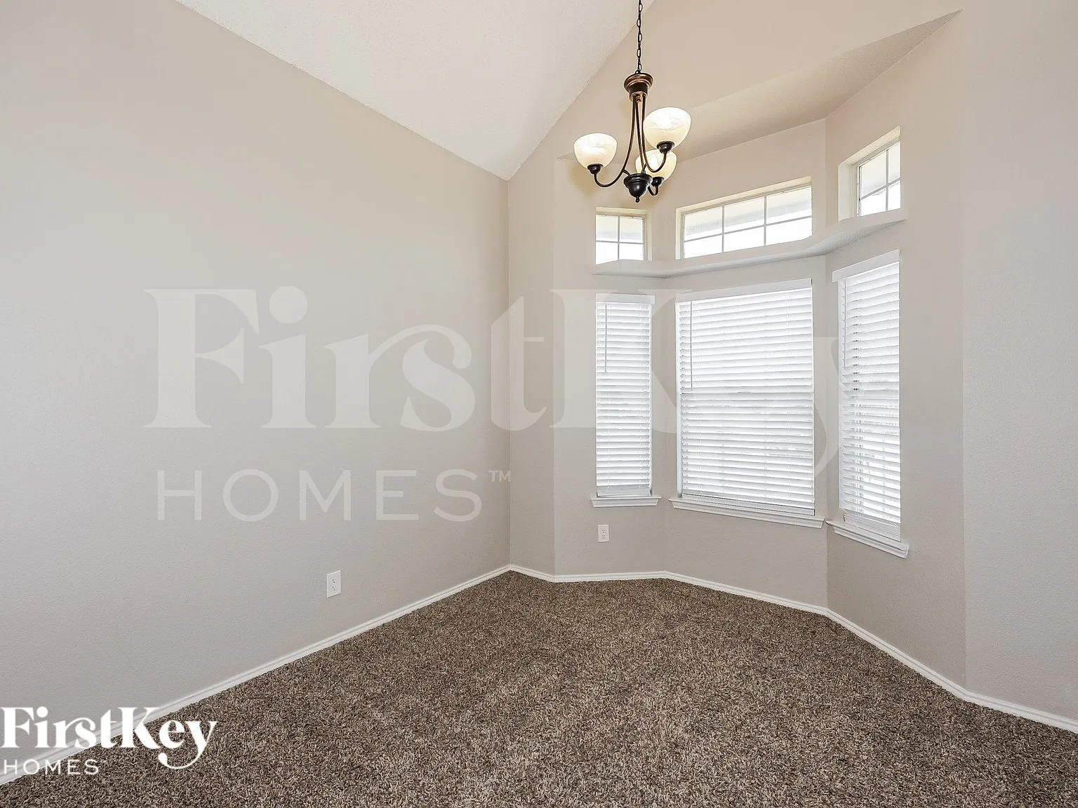 3 bed, 2.0 bath, 1404 sqft, $2,165 — Photo 4