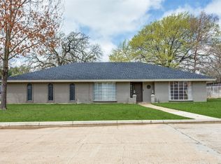 1325 Clover Hill Rd, Mansfield, TX 76063