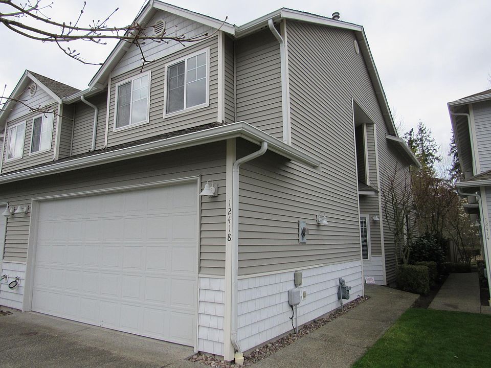 Townhouse building. 2 units.