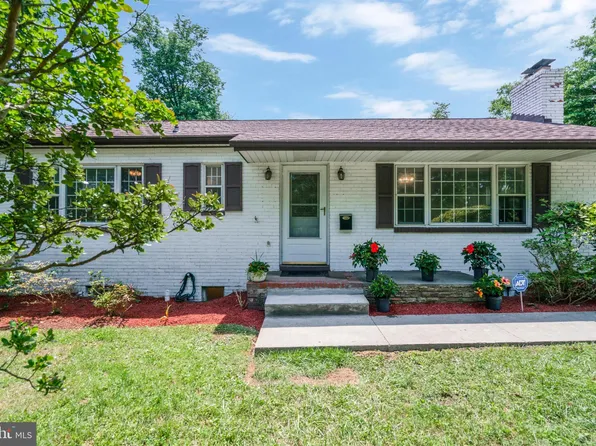 2513 Beacon Hill Rd, Alexandria, VA 22306