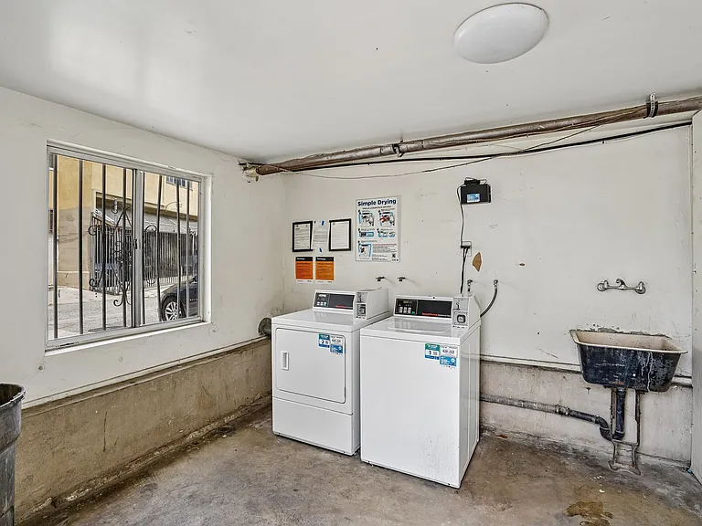 3867 Potomac Ave. — Photo 16