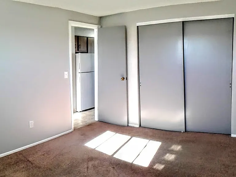 Royal Village Apartment Homes 265 — Photo 5