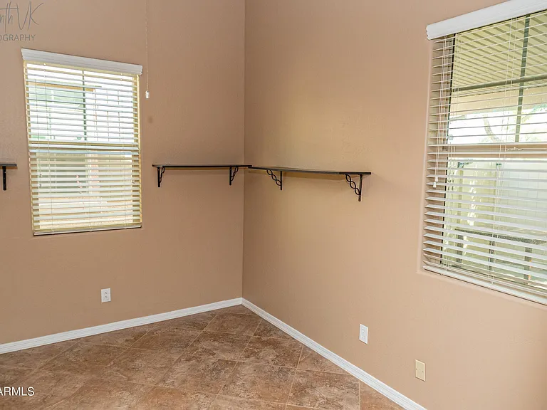 2162 W Scully Dr — Photo 13