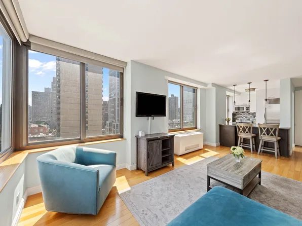 300 East 85th Street image 1 of 13