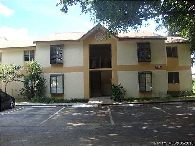 1st image of 719 Gardens Dr APT 105