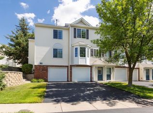 7792 Arboretum Village Cir, Chanhassen, MN 55317