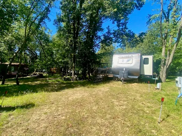 5/349&350 Woodhaven Dr E, Sublette, IL 61367