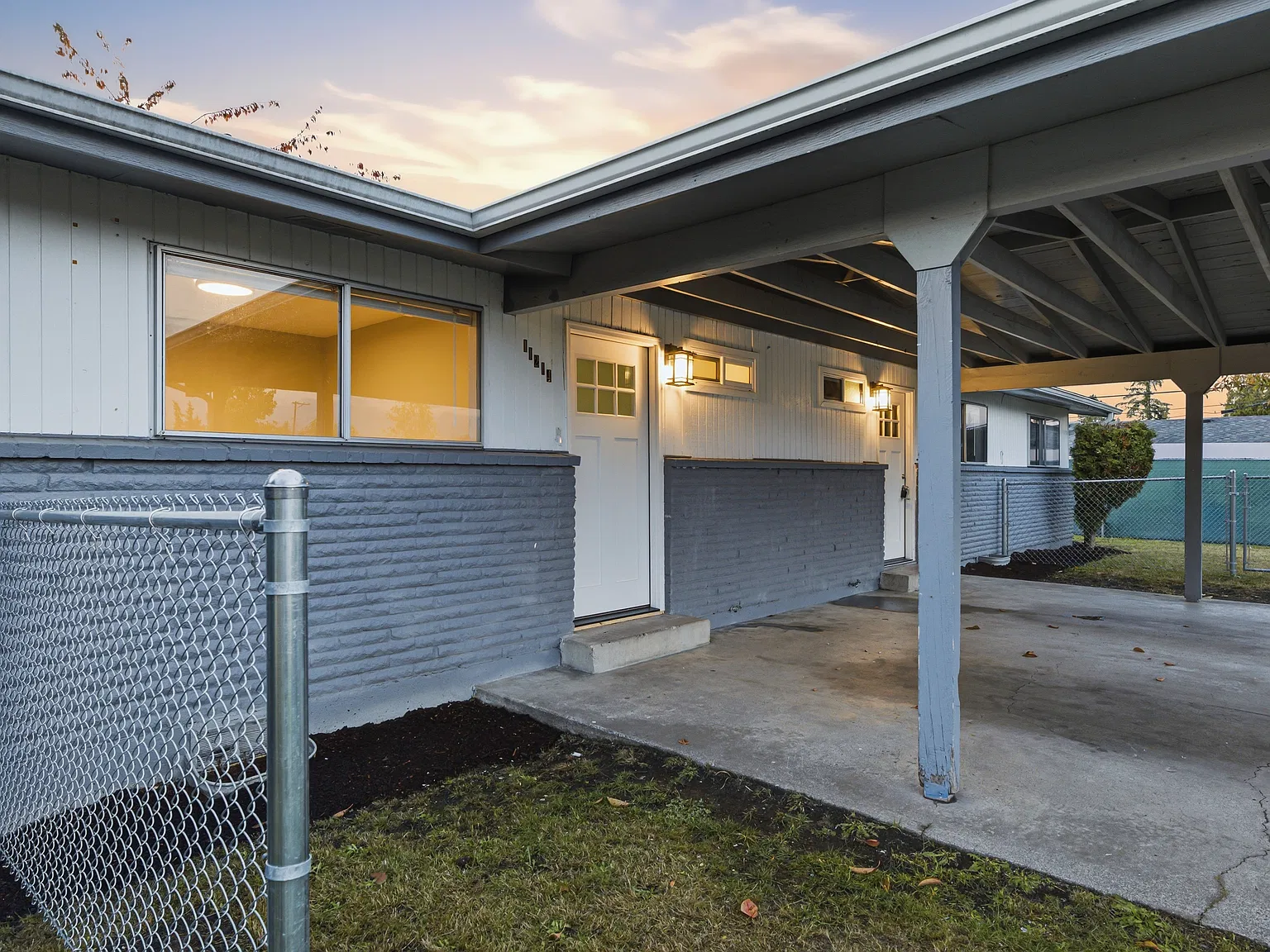 2 bed, 900 sqft, $2,100 — Photo 4