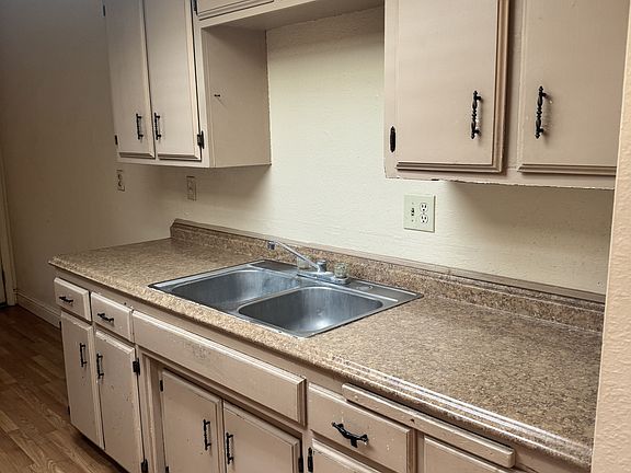 5th image of 2328 Gurley St #B