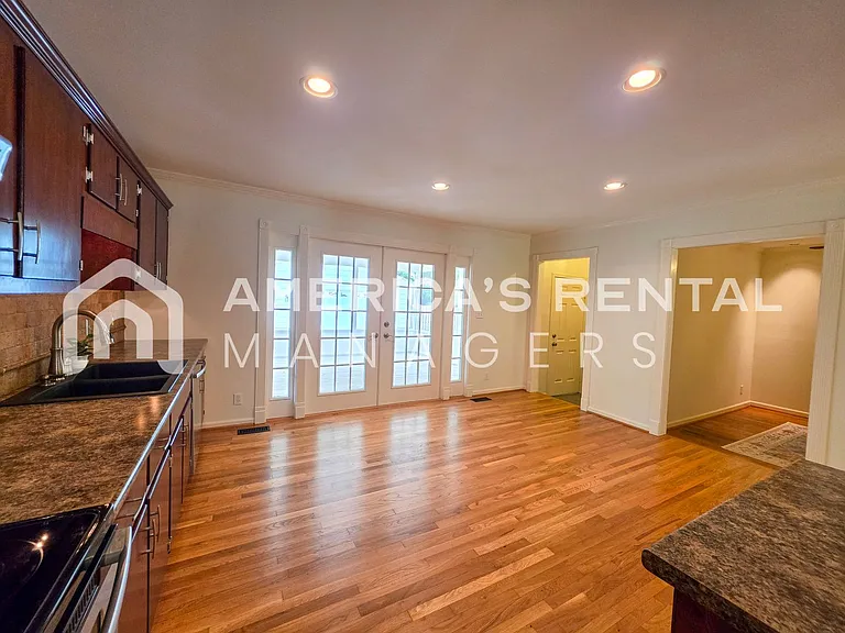 428 15th Ter NW — Photo 19