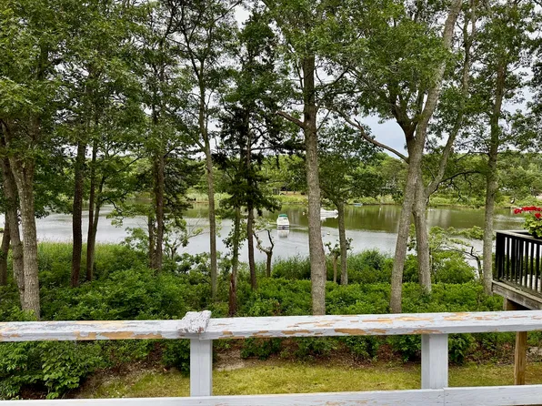 204 Vineyard Gate, East Falmouth, MA 02536