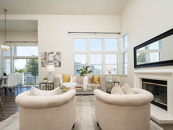 2nd image of 565 Shoal Cir