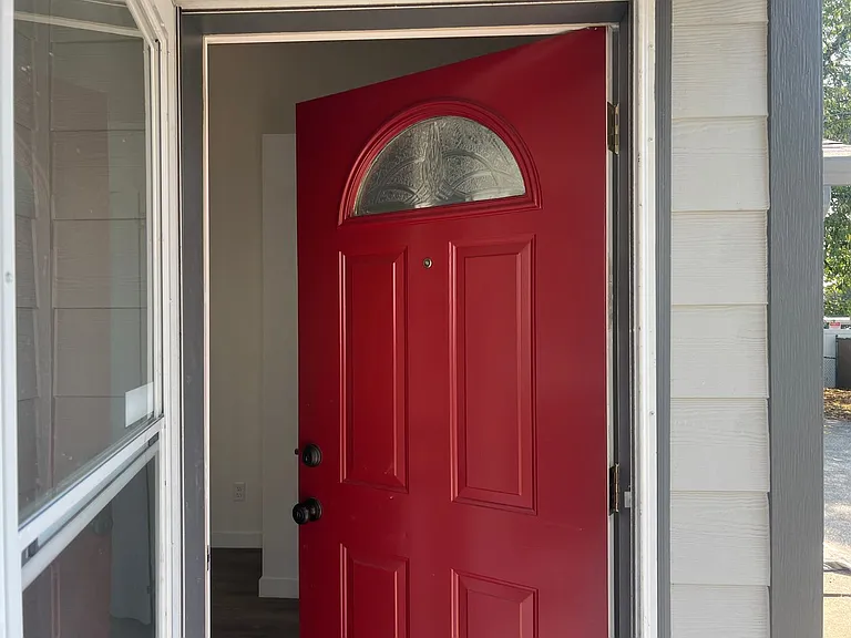 724 SE 135th Ct — Photo 2