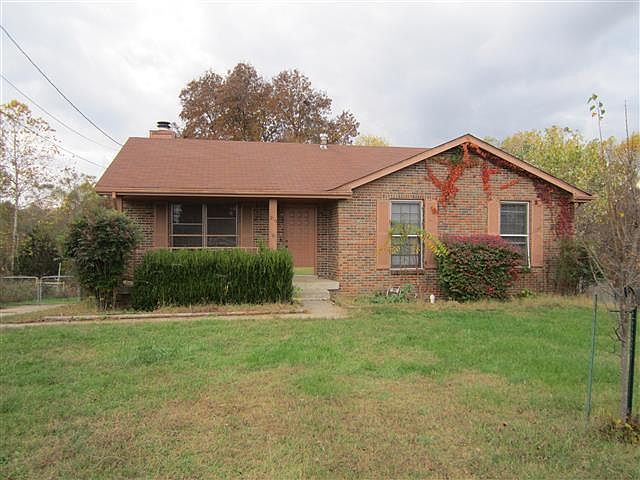 1st image of 916 Dominion Dr