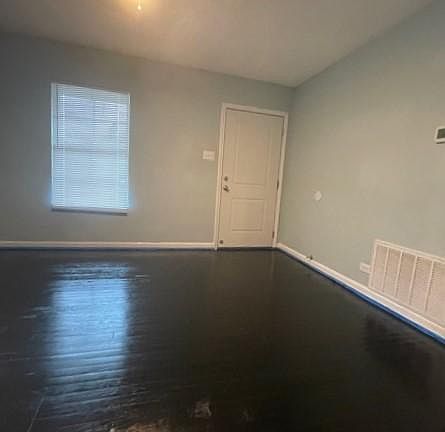 3rd image of 2110 Lamar St