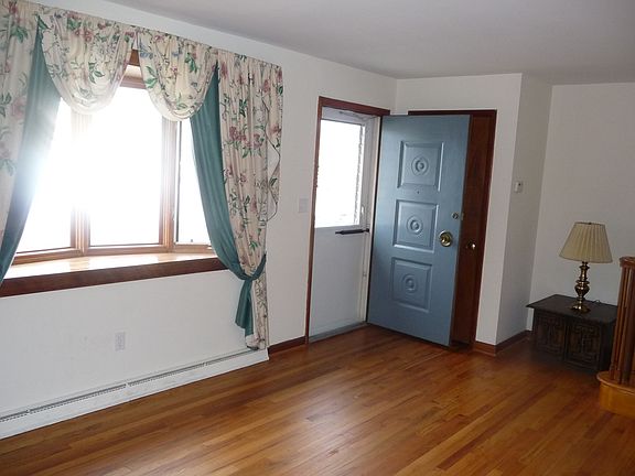 Living Rm 18x12 w Closet