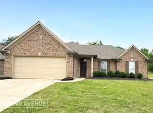 8979 Smith Ranch Dr, Southaven, MS 38671