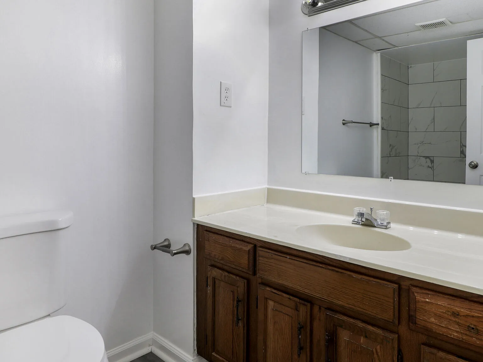 4 bed, 3.5 bath, 1800 sqft, $2,400 — Photo 3