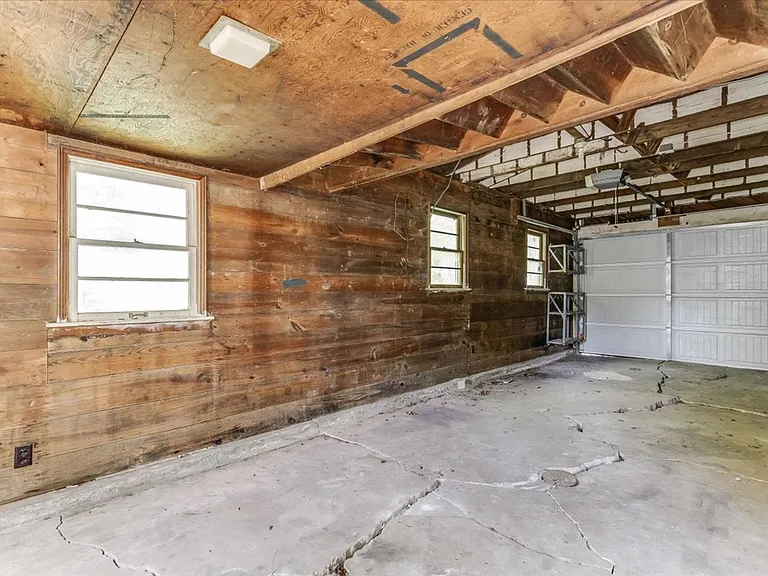 1821 S Grove St — Photo 15