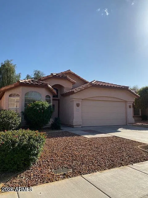 1091 W Jeanine Dr