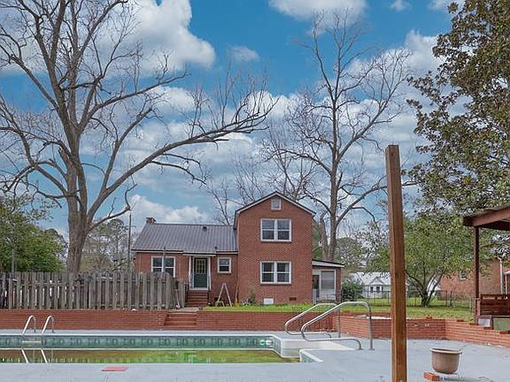 2nd image of 200 Highland Dr