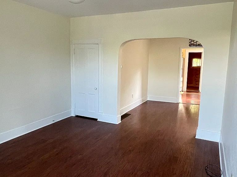 505 Hillsdale St — Photo 9