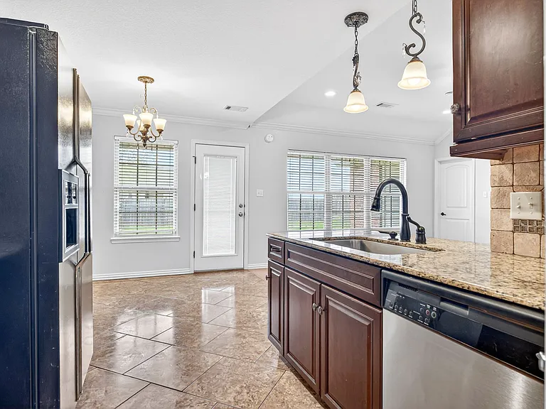 2701 Dyllan Ct — Photo 10