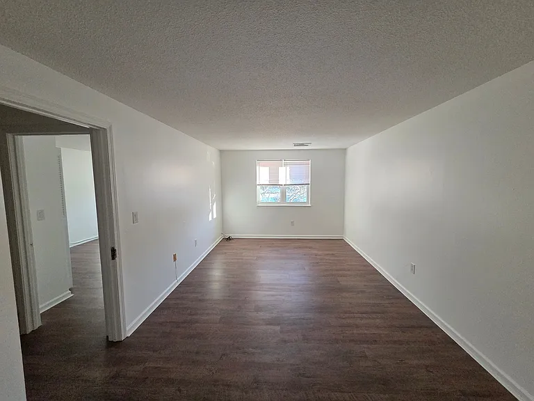 10 Longworth Ave — Photo 6