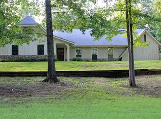 1116 Shelia Dr, Oxford, MS 38655