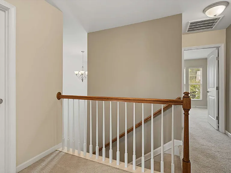 219 Lynchwick Ln — Photo 21