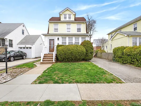 587 Dubois Avenue, Valley Stream, NY 11581