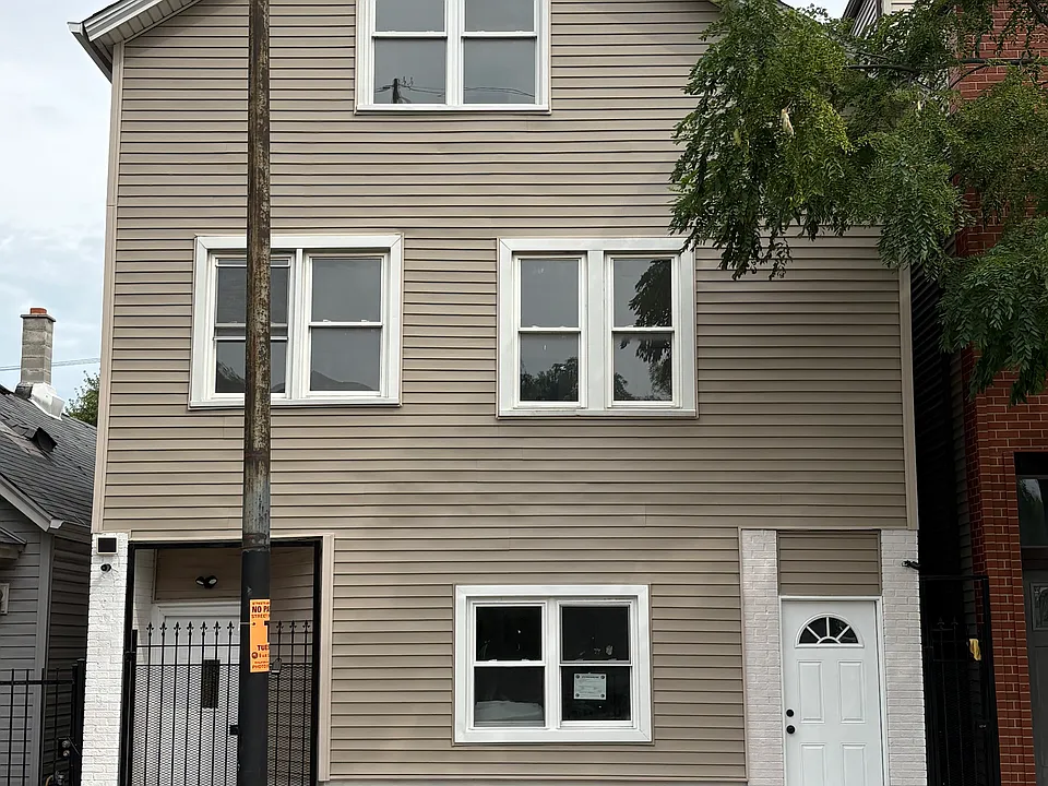 1635 N Kedzie Ave #2