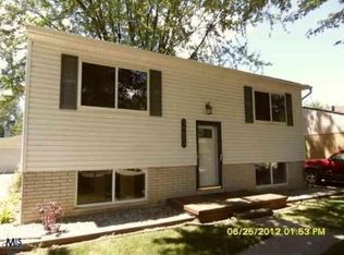 39651 Chart St, Harrison Township, MI 48045