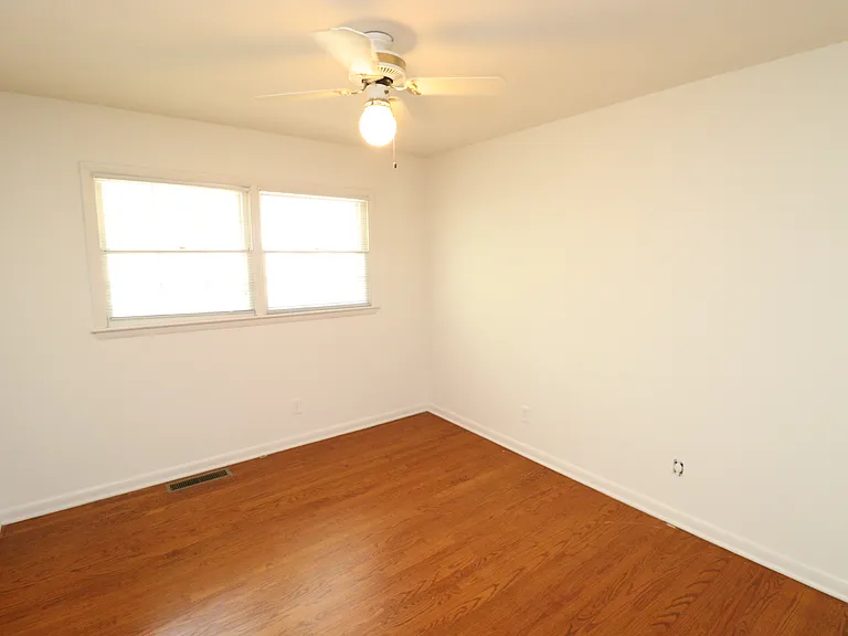 116 Shirley Dr — Photo 29